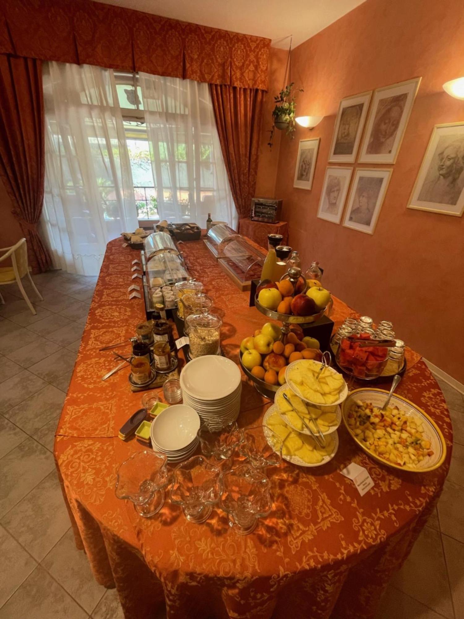 Hotel Leri Monte Colombo
